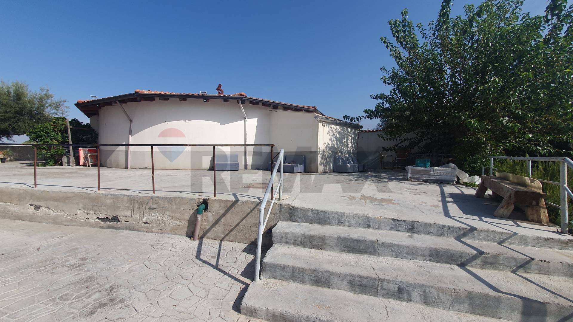 Palazzo/Stabile in vendita a Santa Maria d... - foto 2