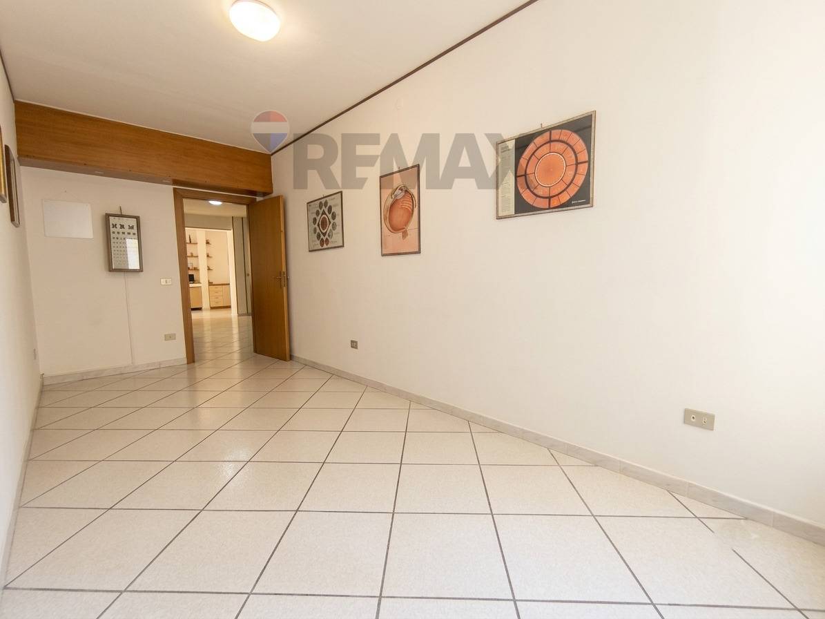 Ufficio in vendita a Brindisi, Centro storico, cappuccini, commenda - foto 10
