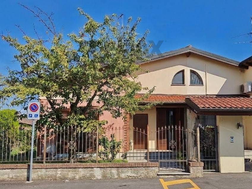 Villa o villino Vellezzo Bellini