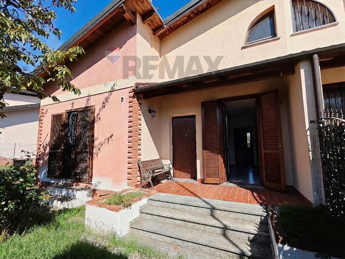 Villa o villino Vellezzo Bellini