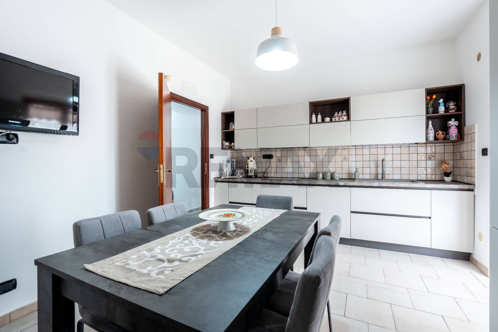 Appartamento in vendita a Aci Sant'Antonio - foto 2