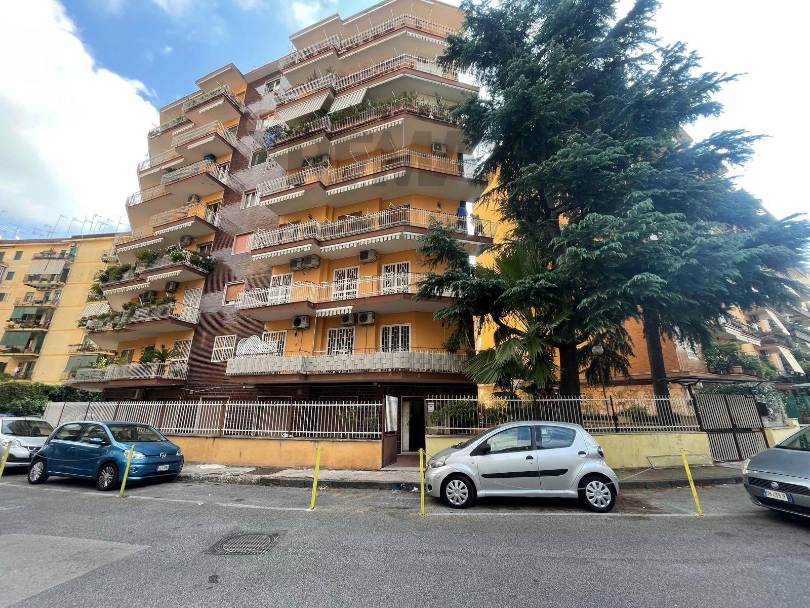 Appartamento in vendita a Napoli, Vomero, ... - foto 2