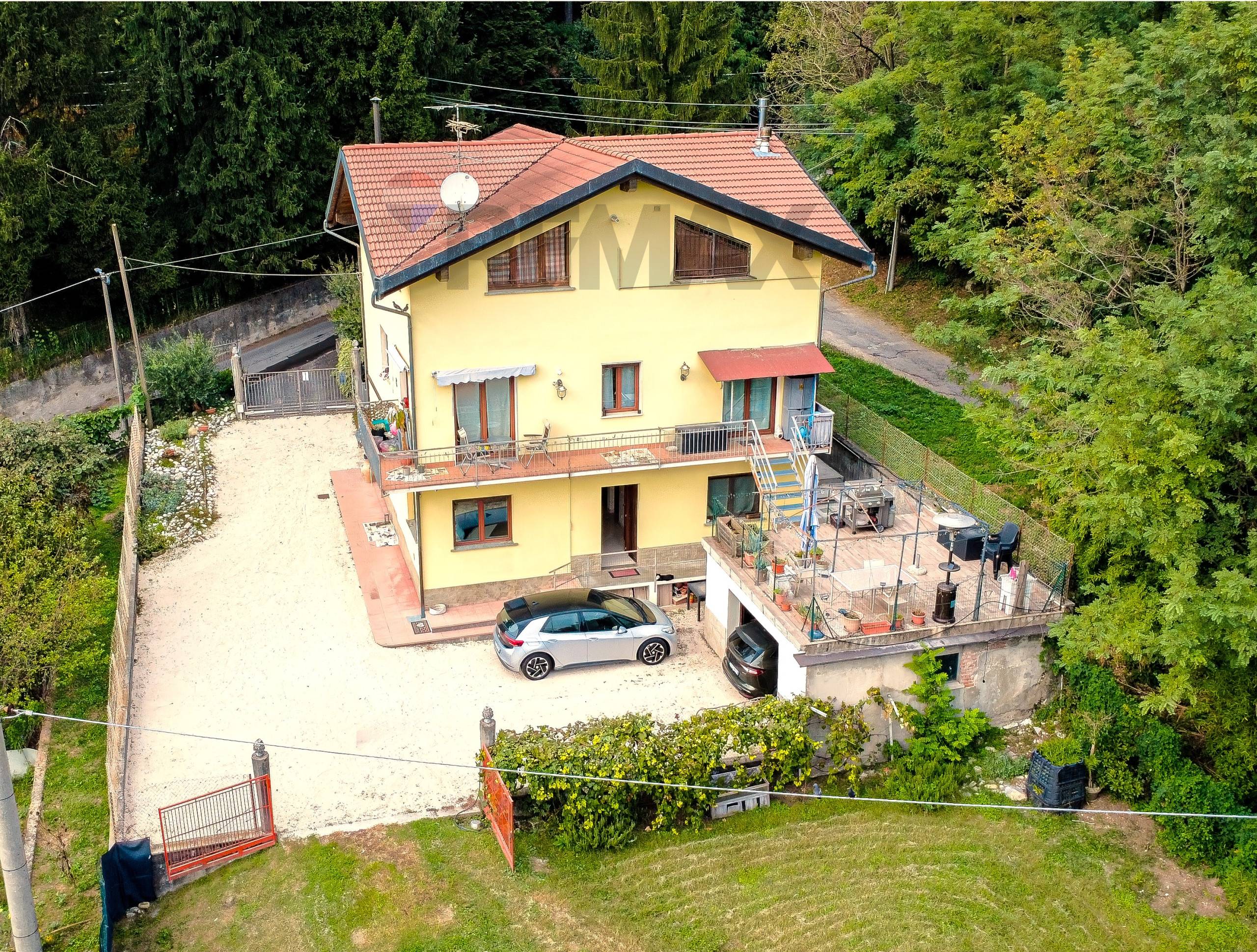 Villa a Caravate
