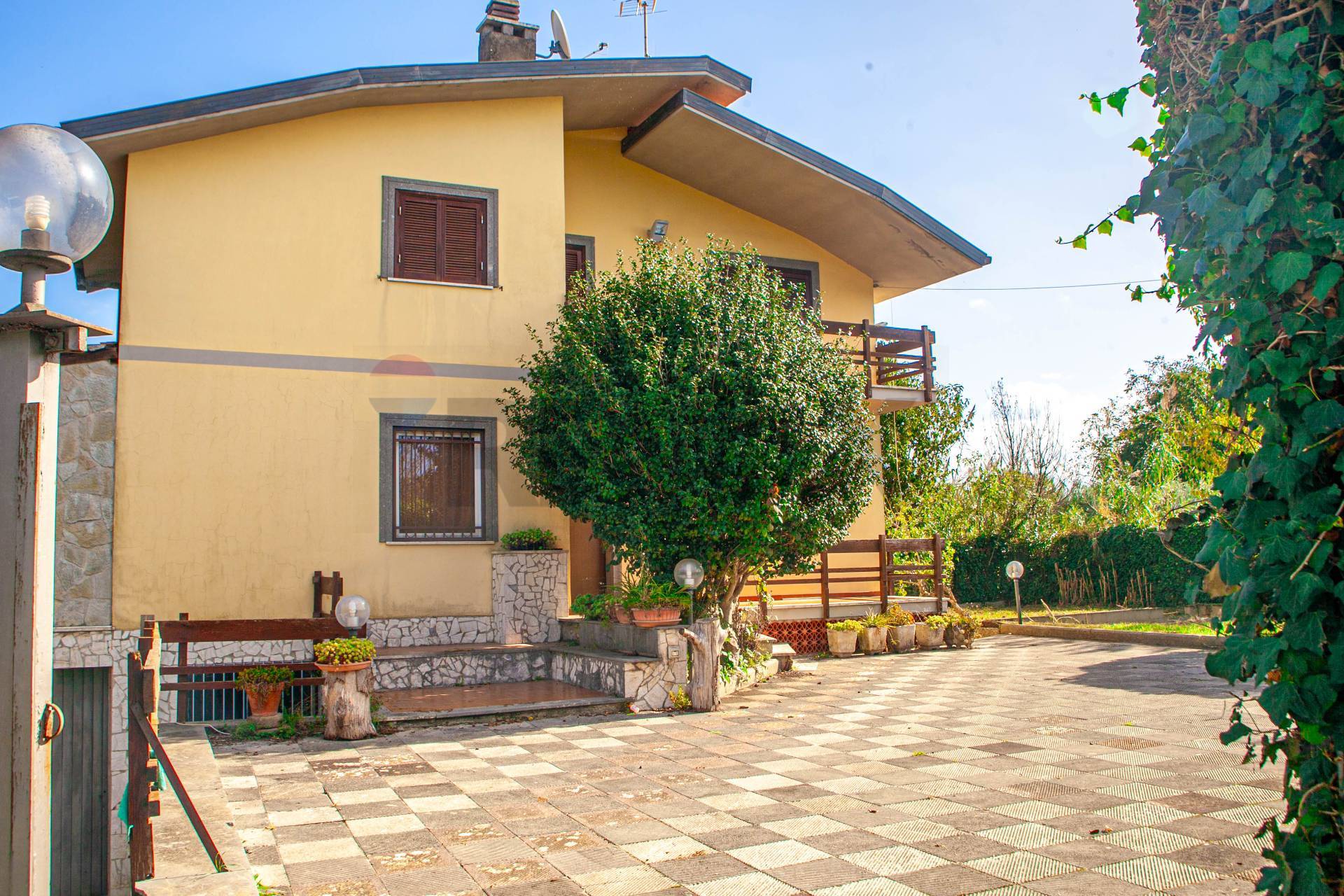 Villa a Lariano