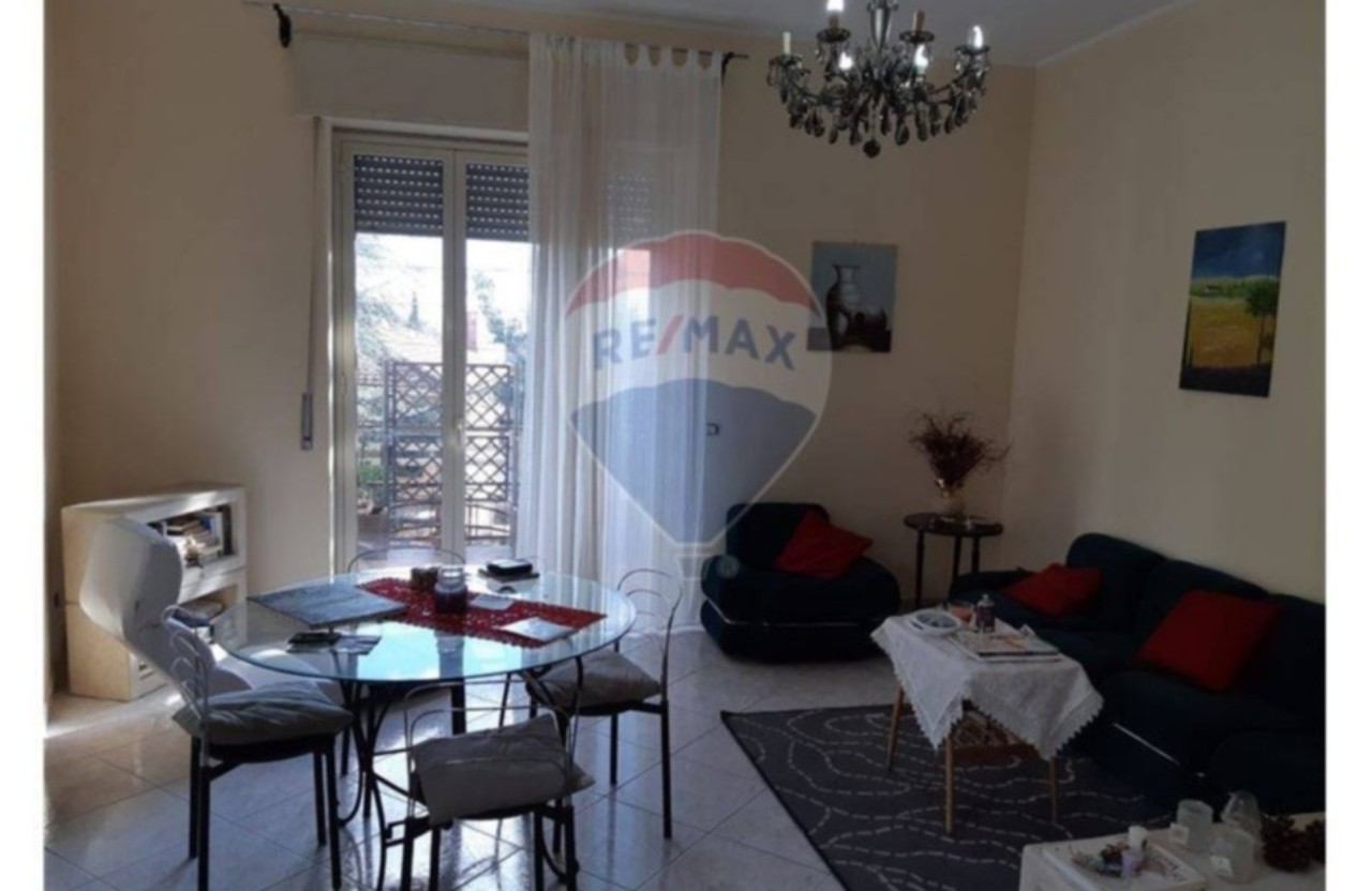 Villa TRECASTAGNI vendita    RE/MAX CasAffare