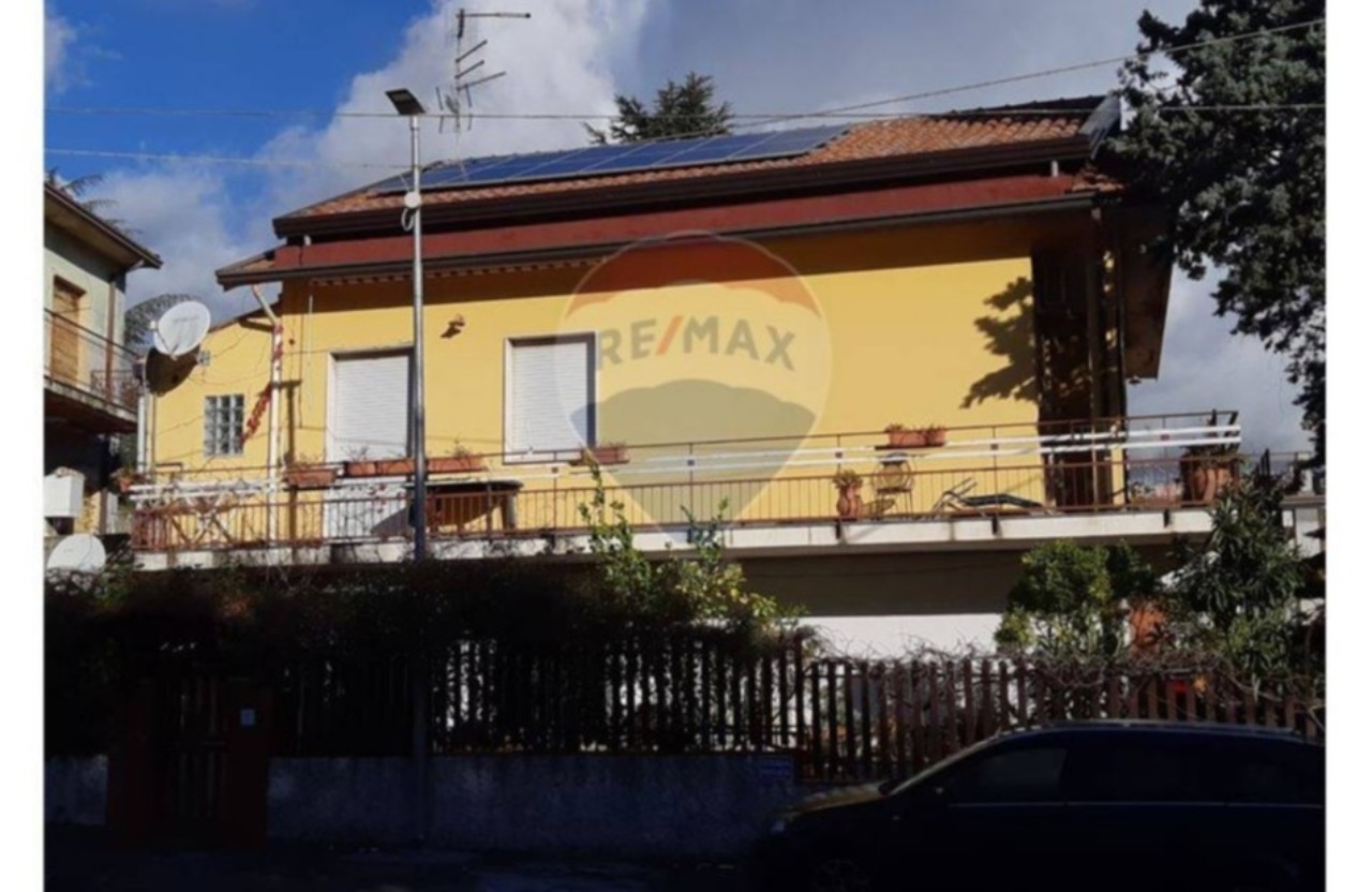 Villa TRECASTAGNI vendita    RE/MAX CasAffare