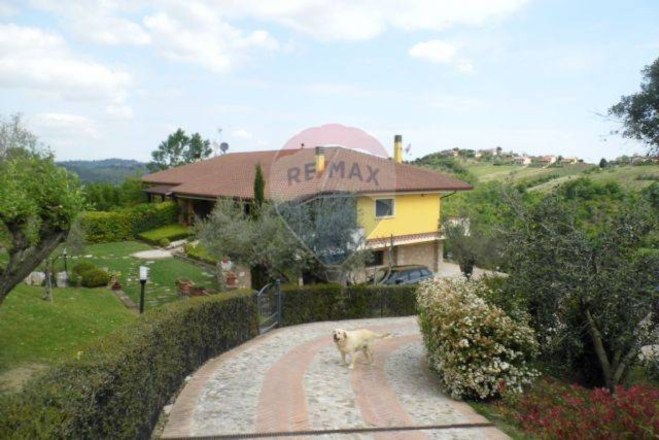 Villa Unifamiliare - Indipendente ITALIA vendita    RE/MAX Focus Immobiliare