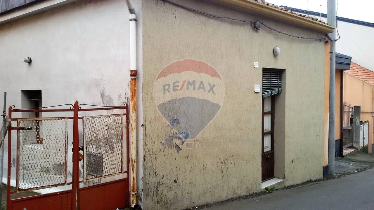 Villa Unifamiliare - Indipendente ZAFFERANA ETNEA vendita    RE/MAX CasAffare