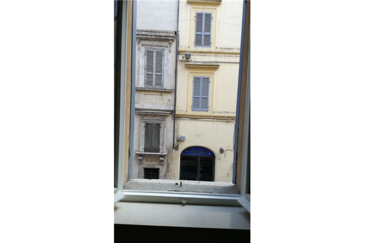 Ufficio - Loc.Com. PERUGIA affitto  Centro storico  RE/MAX Famosa