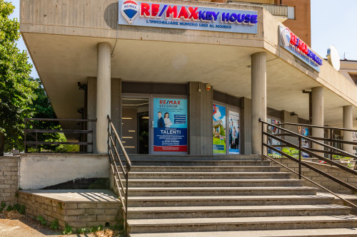 RE/MAX Key House 2