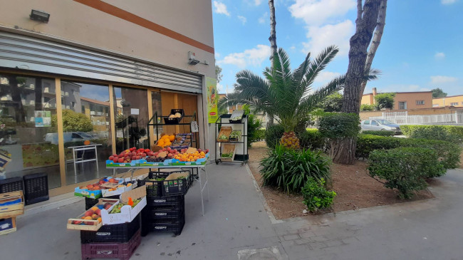 Locale Commerciale in Vendita