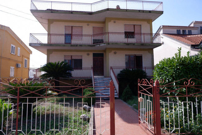 Casa Indipendente in Vendita
