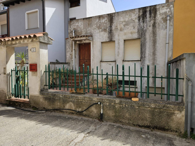 Casa Indipendente in Vendita