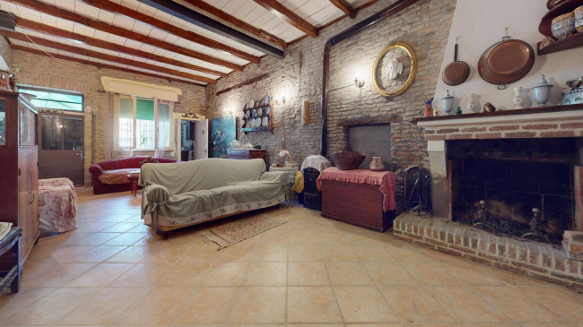 Casa Indipendente in Vendita