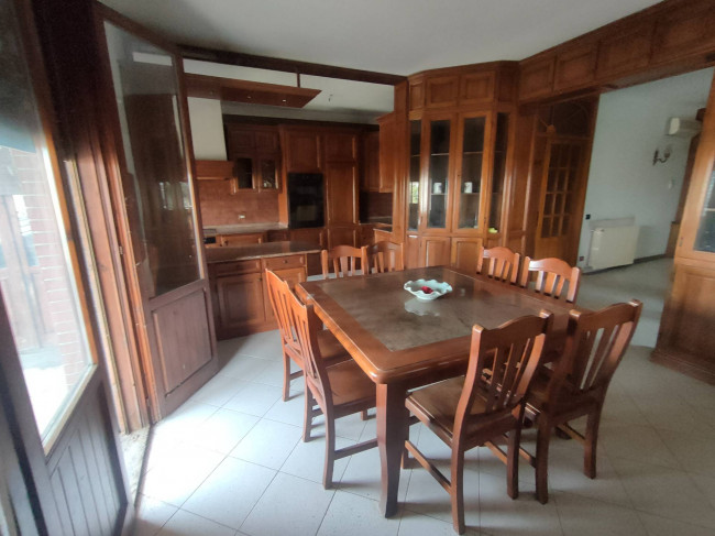 Casa Indipendente in Vendita