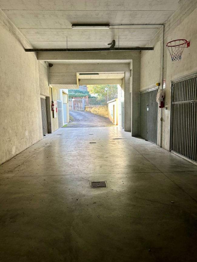 Magazzino in Vendita