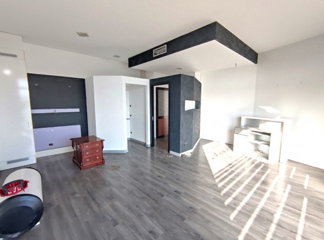 Locale Commerciale in affitto