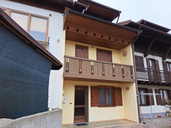 Casa Semindipendente in vendita