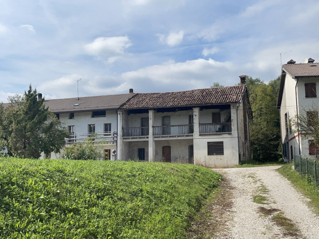 Porzione di casa in vendita