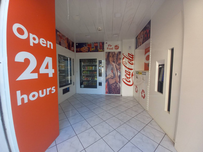 Locale Commerciale in Vendita