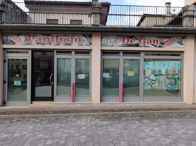 Locale Commerciale in affitto