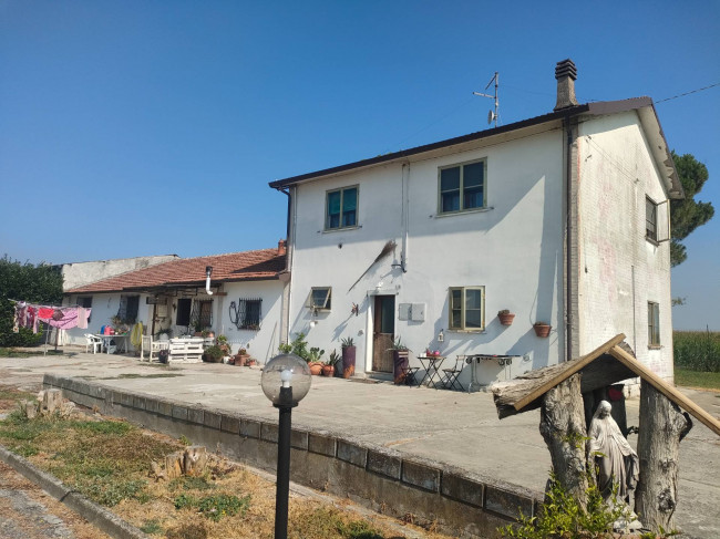 Casa Indipendente in Vendita