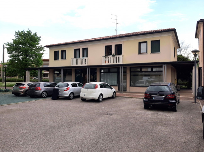 Locale Commerciale in vendita