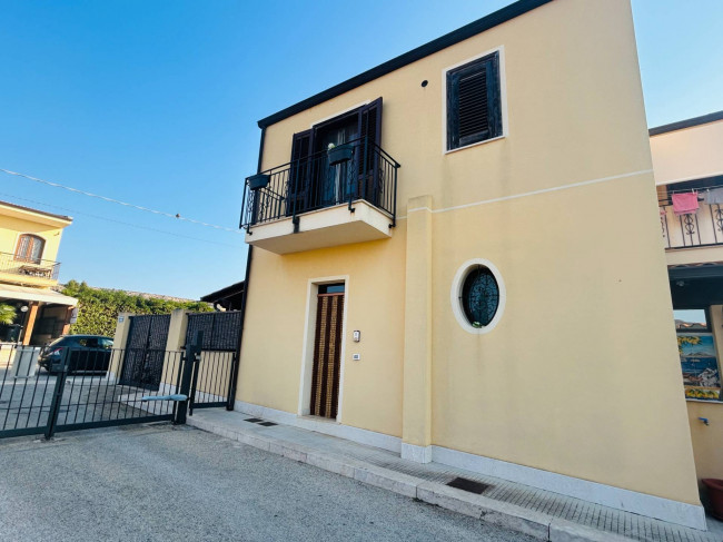 Villetta bifamiliare in vendita