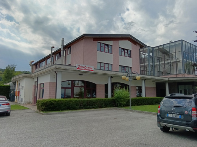 Locale Commerciale in affitto