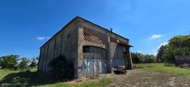Capannone Industriale in Vendita