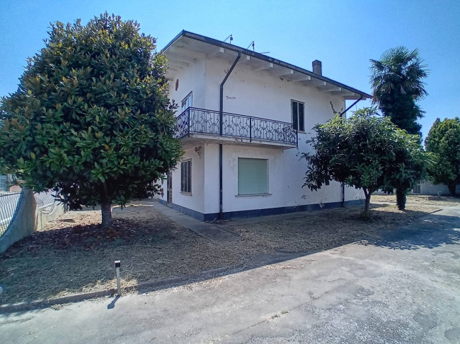 Casa Indipendente in Vendita