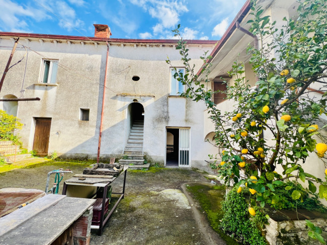 Casa Indipendente in Vendita