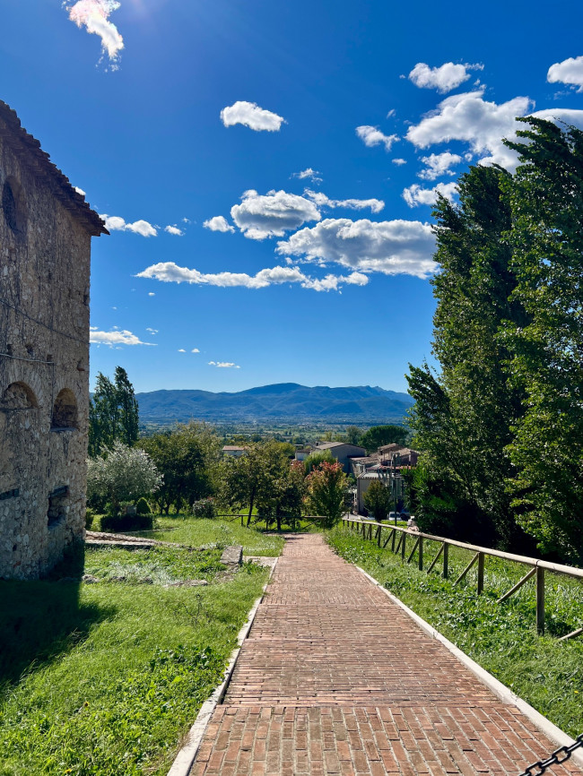 Casa Indipendente in Vendita