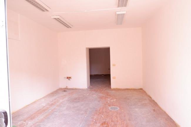 Locale Commerciale in Affitto