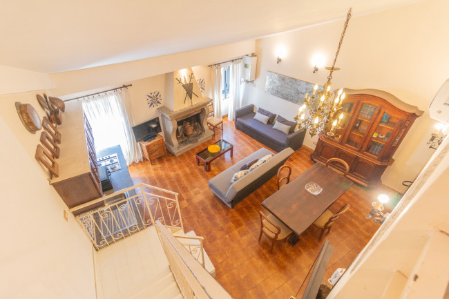 Casa Indipendente in Vendita