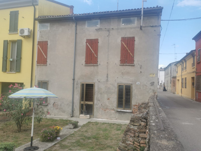 Casa Indipendente in Vendita