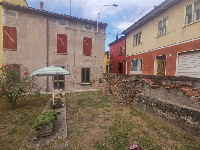Casa Indipendente in Vendita