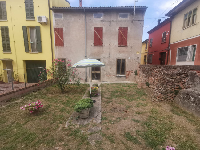 Casa Indipendente in Vendita