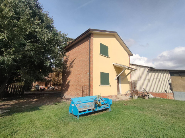 Casa Indipendente in Vendita