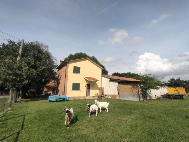 Casa Indipendente in Vendita