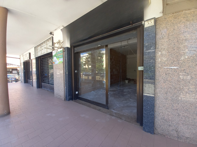 Locale Commerciale in Vendita