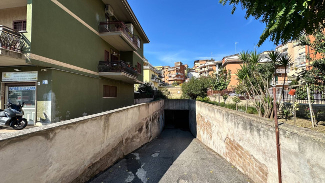 Magazzino in vendita