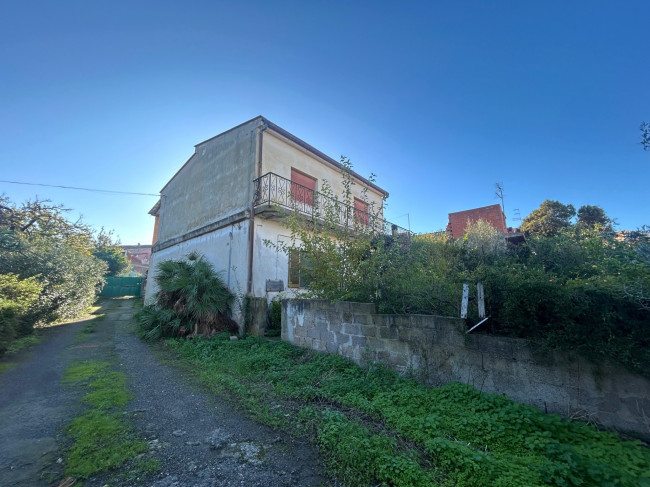 Casa Indipendente in Vendita