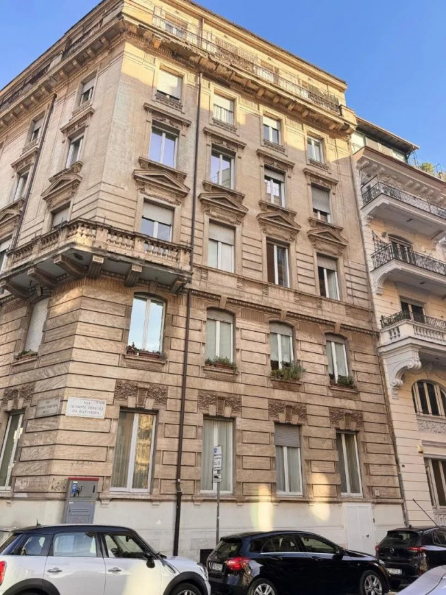 Locale Commerciale in Affitto