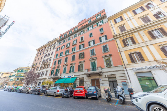 Capannone Industriale in Affitto