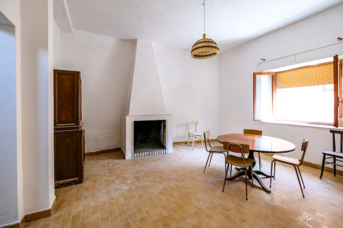 Casa Indipendente in Vendita