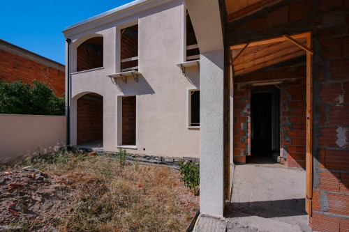 Casa Indipendente in Vendita