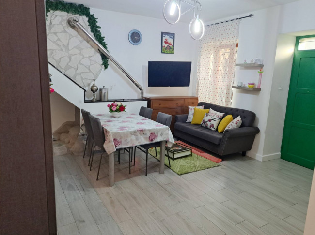 Porzione di casa in Vendita