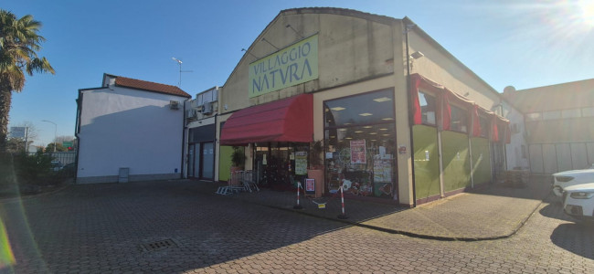 Capannone Industriale in Vendita