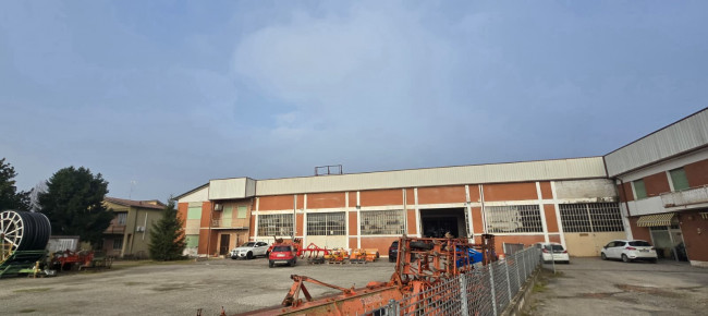 Capannone Industriale in Vendita